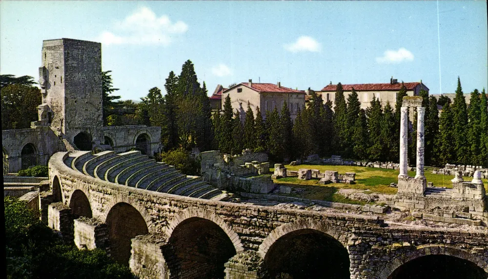 Arles (Bouches-du-Rhône) — Teatro antigo, gradins e torre de Roland — Edições ESTEL (L&C) - Frente