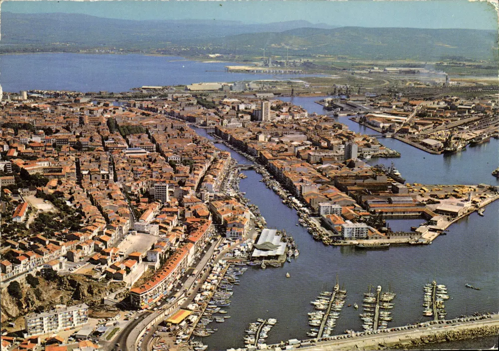 Sete — Luftbild der Stadt und ihrer Kanäle — Éditions de la Ville de Sete, n° 15.626 - Vorderseite