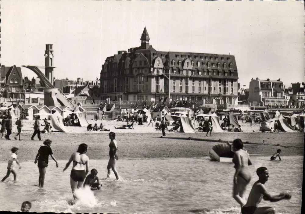 Le Touquet (Paris-Plage) — Die Strandpromenade (vor dem Grand-Hôtel) — Fauchois, Verlag, 19, place Sévigné, Béthune - Vorderseite