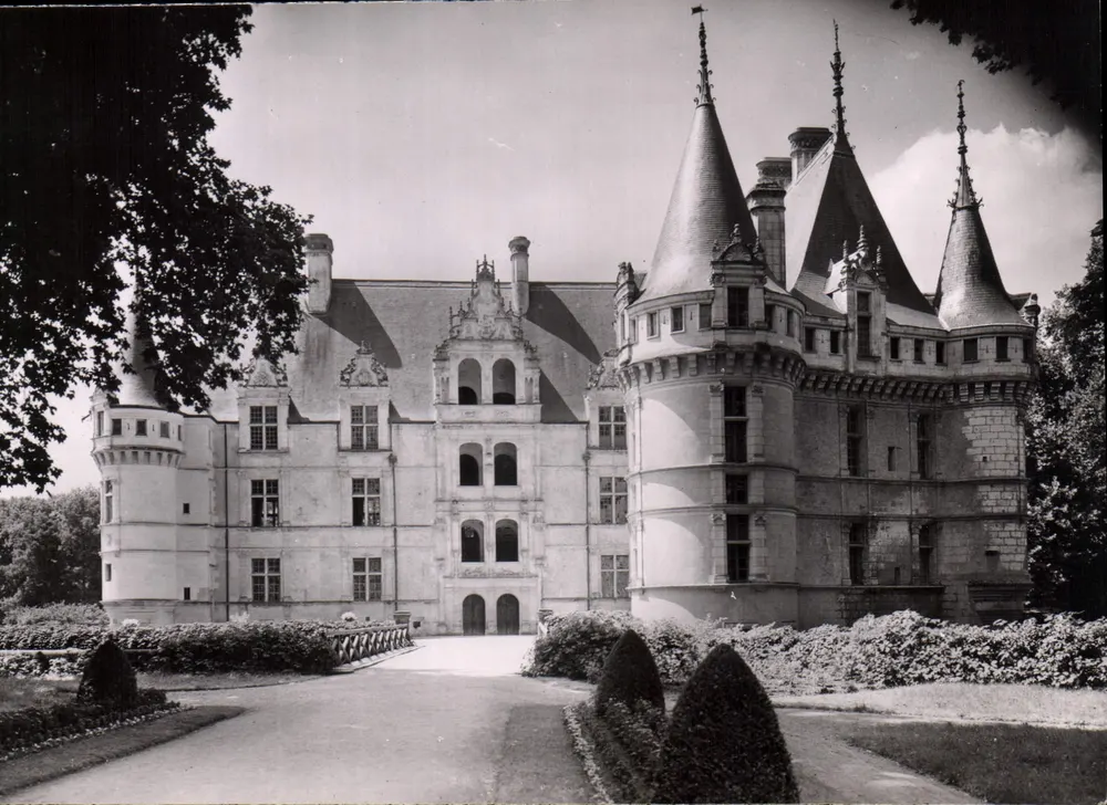Azay-le-Rideau (Indre-et-Loire) — Das Schloss (1518/28) aus nördlicher Richtung — Serv. Commercial Monument Historiques, Paris - Vorderseite