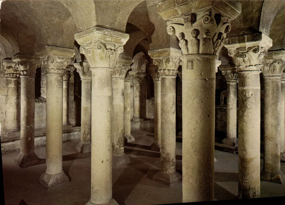 Caen — Abadia das Damas — Cripta da Igreja da Trindade (século XII) — Edições GAUD. MOISENAY le PETIT - Frente