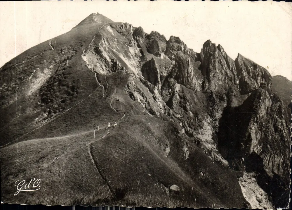 Szczyt Sancy (1886 m. n.p.m.) — Auvergne — wydawca G.d'O - Awers