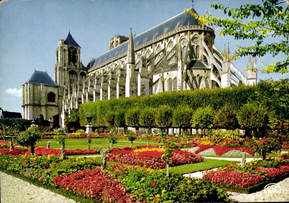 Bourges — Kathedrale Saint-Étienne und Gärten des Erzbischofssitzes — M. Rauscel, Paris - Vorderseite