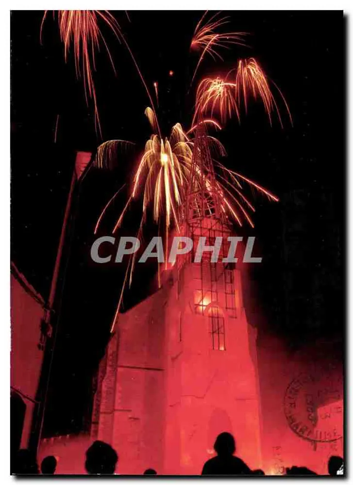 Marans (Charente-Maritime) — Kirche und ihr Turm beleuchtet durch Feuerwerke — Studio Bernard, Marans 17 - Vorderseite