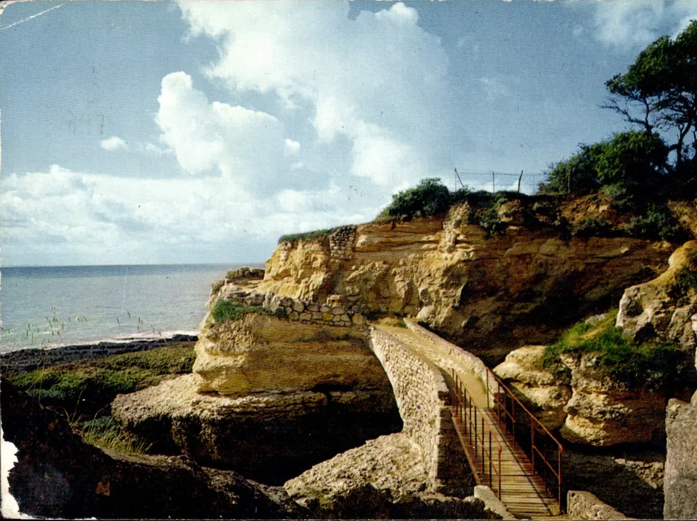 Saint-Palais-sur-Mer — O Ponte da Corniche — ARUM-ÉDITIONS - Frente