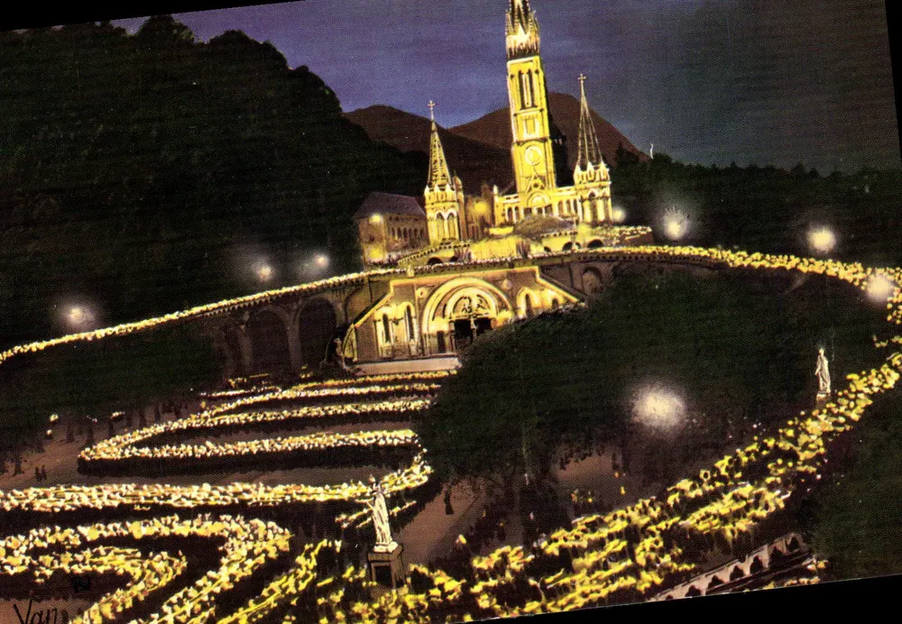 Basilika von Lourdes — Prozession mit Fackeln — Éditions Yvan - Vorderseite
