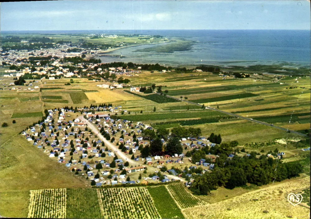 Camping-Caravaning Les Peupliers — La Flotte-en-Ré — Verlag Couleurs Naturelles, n°470 - Vorderseite