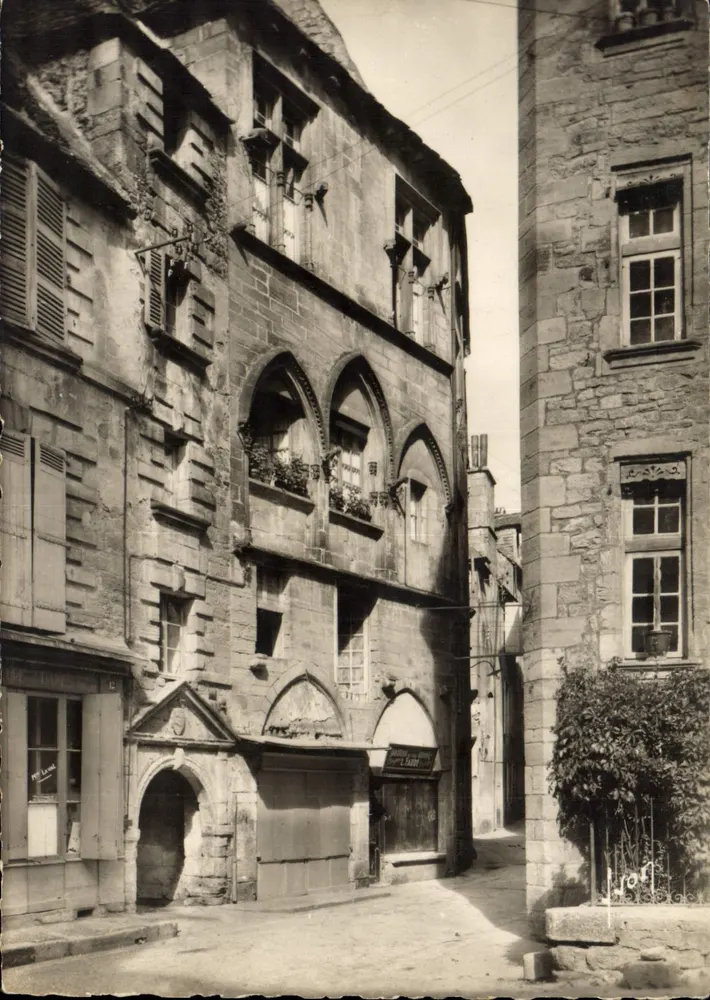 Sarlat (Dordogne) — L'Hotel Plamon (XIV secolo) — Edizioni d'Arte 'Yvon', Parigi - Recto