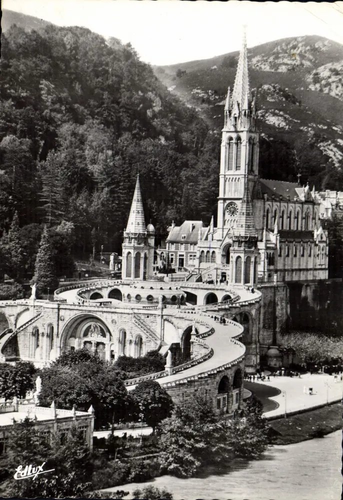 Lourdes — Basílica e o Gave — Éd. Llux - Frente