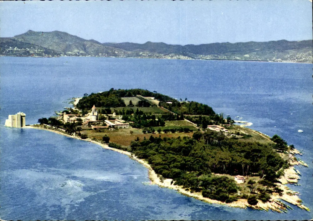 Insel Saint-Honorat — Luftbild — Combier Imp. Macéon - Vorderseite