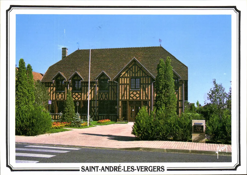 Saint-André-lès-Vergers — Casa do Livro e da Cultura — Edições de Arte Juvon - Frente