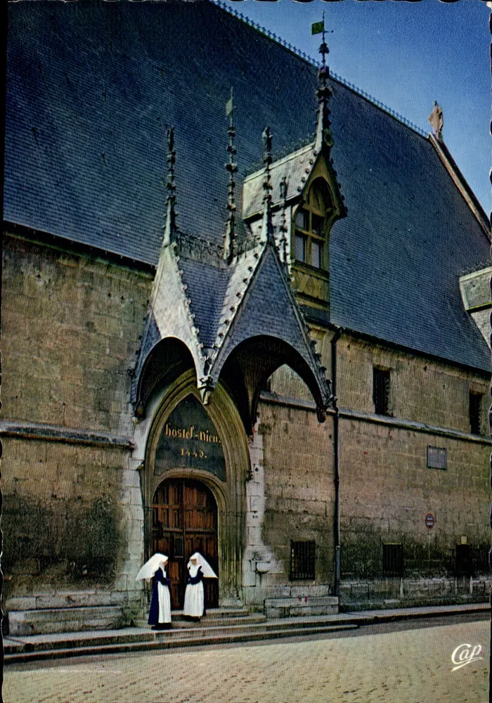 Hostel-Dieu — Porta de entrada — editor Cap, n°51 - Frente