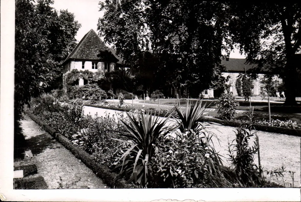 Dijon (Côte-d'Or) — Os Jardins da Arquebuse — Edição E. PROE, rue du Parlement - Frente