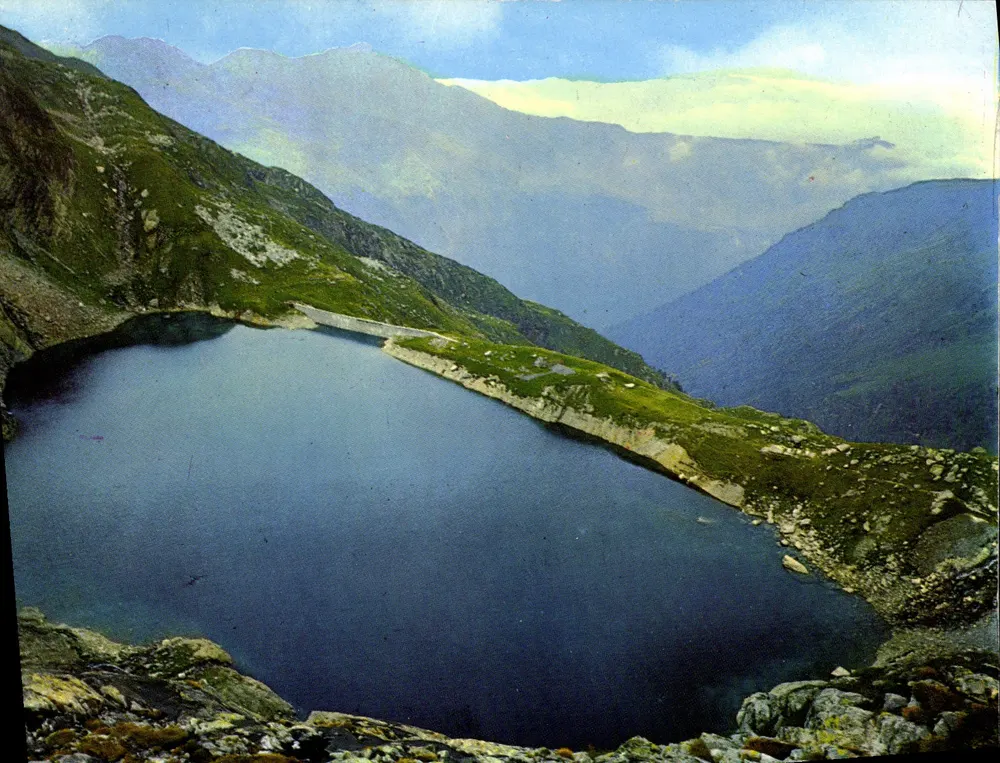 Cirque du Lys — niebieskie jezioro — Wydawnictwo Sztuki Saint-Simon, nr 9316 - Awers
