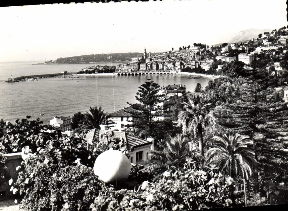 Menton (Alpes-Maritimes) — Allgemeiner Blick, Cap-Martin im Hintergrund — unbekannter Verleger, Seriennummer 06 - Vorderseite