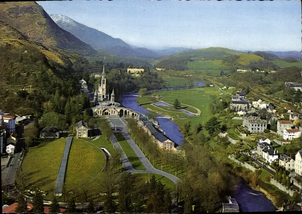 Lourdes — Allgemeiner Blickrichtung zu den Heiligtümern — Ausgabe F.A.N.P. CHAMBON - Vorderseite