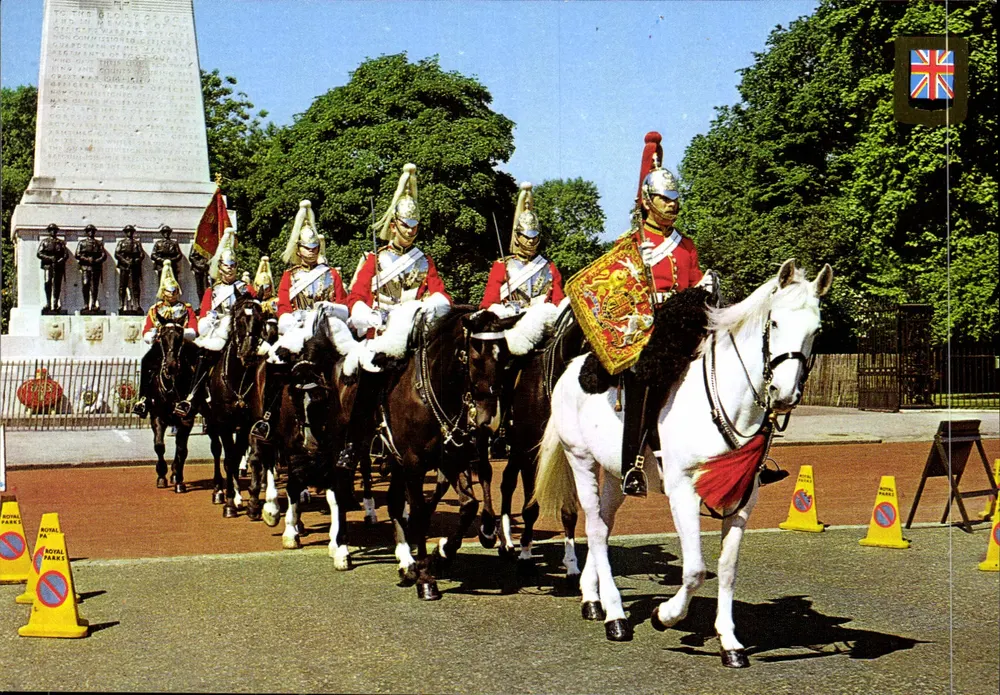 A Parada do Corpo de Guardas — Londres — FISA - Grã-Bretanha, n°65 - Frente