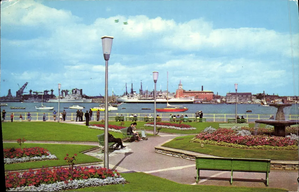 Porto de Portsmouth — vista do porto e do parque — Colourmaster International - Frente