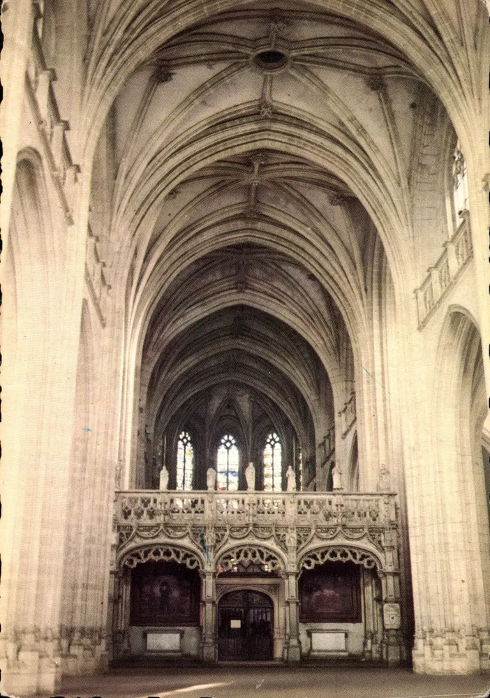 Igreja de Brou — A Nave e o Jubé (1512-1532) — Caisse Nationale des Monuments Historiques, Paris - Frente