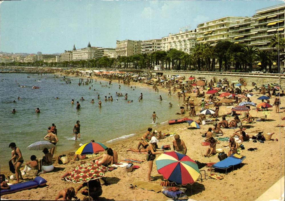Cannes - A Croisette e suas Praias — Éditions d'Art Montluel, n°1241 - Frente