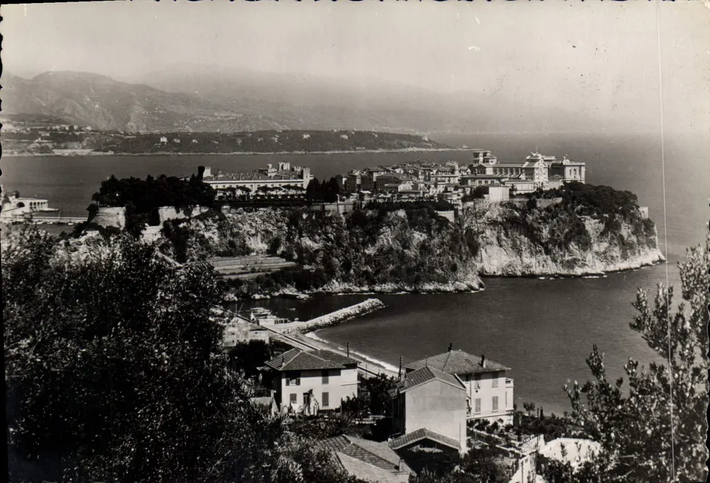 Monaco — Der Felsen — Ansicht auf den Cap Martin und Italien — Éditions La Gogne, Monaco - Vorderseite