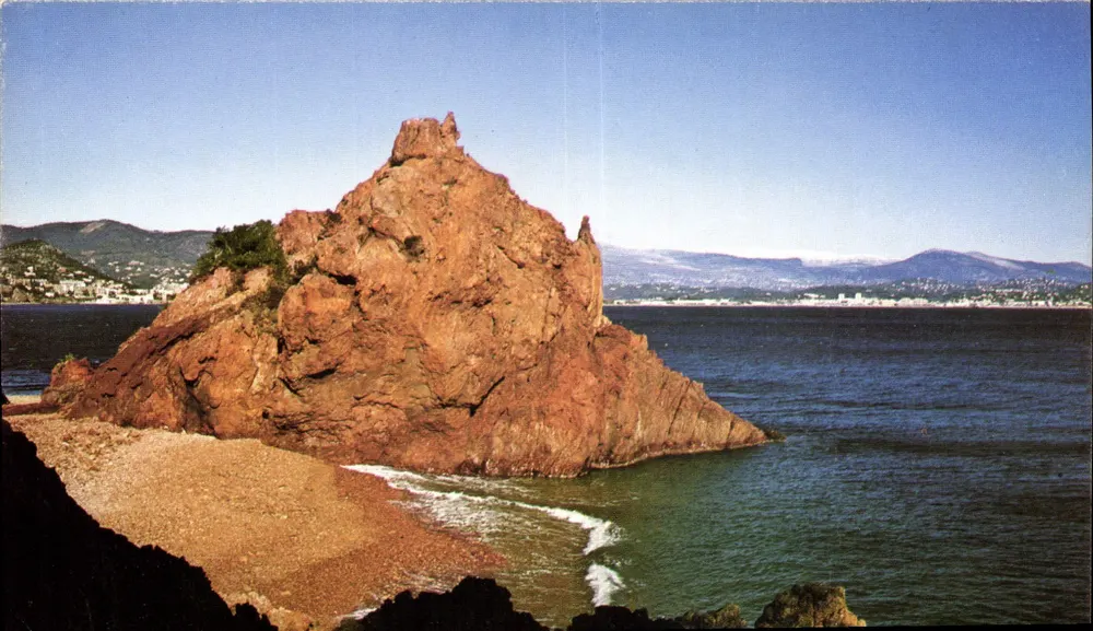 O Rocher rouge na entrada da baía de l'Esterel — Alpes-Maritimes — editor Le Nautillier - Frente