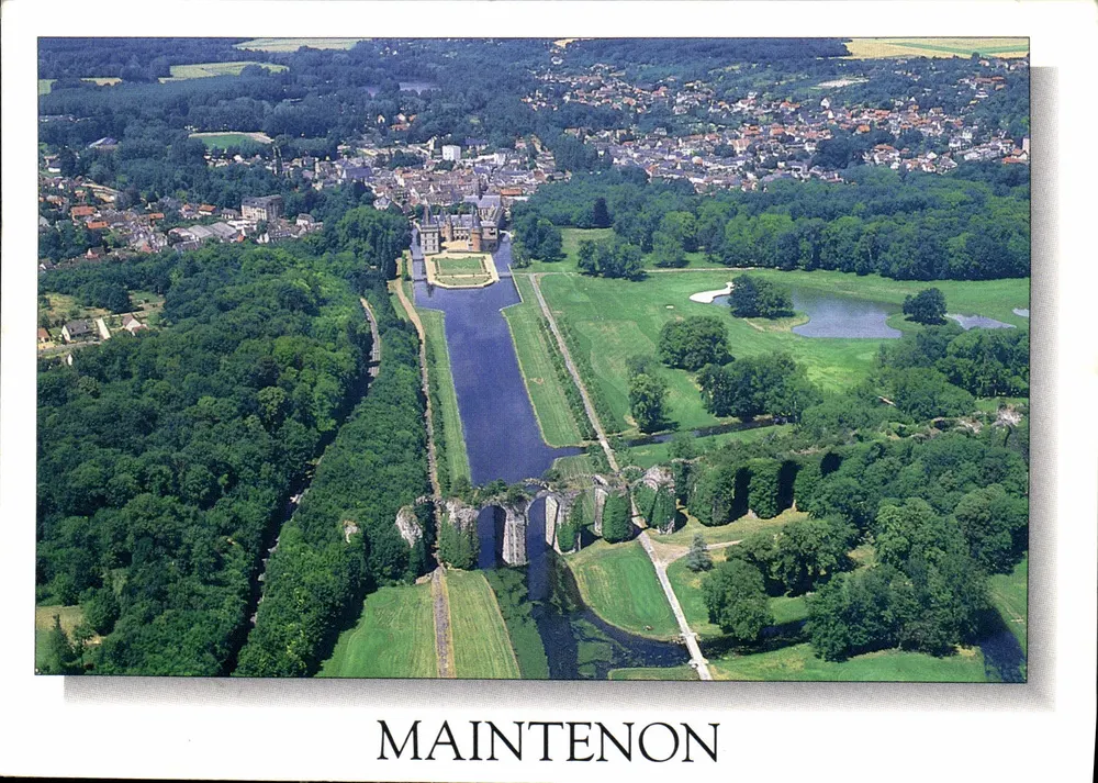 Maintenon — Allgemeiner Blick auf Schloss und Aquädukt — M.G. Éditions Sandillon - Vorderseite