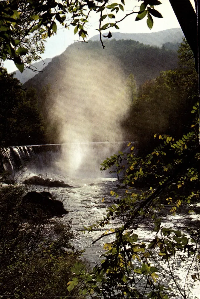 Gorges da Vis — A cascata — Éditions des Septfontaines - Frente
