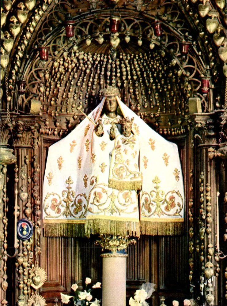Catedral de Chartres — A Virgem do Pilar — Edições d'Art Yvon, Paris - Frente
