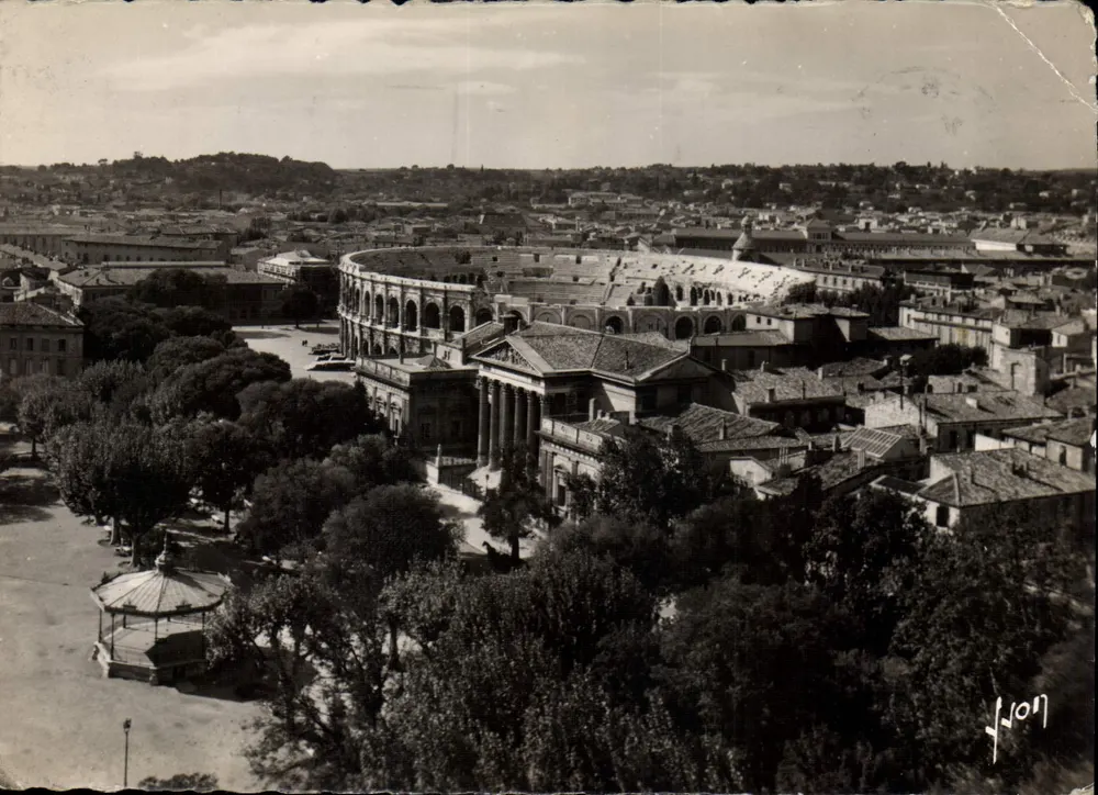 Nîmes — Palais de Justice et Arènes — Éditions d'Art - Vorderseite