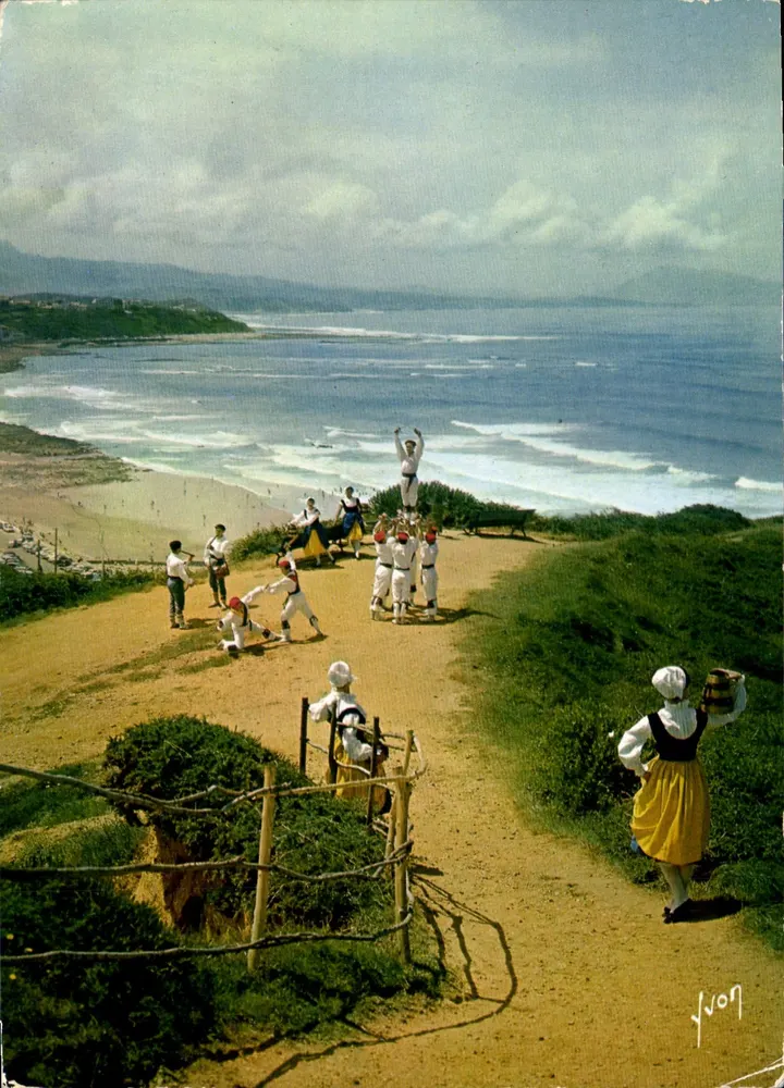 Ballet Basco em Bidart — 64 - Biarritz (Baixas-Pirineus) — Edições Jean-Jaures - Frente