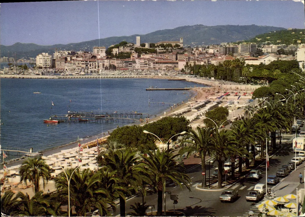 Cannes — Ansicht des Suquet, der Croisette-Strände — Éditions d'Art Altari - Vorderseite