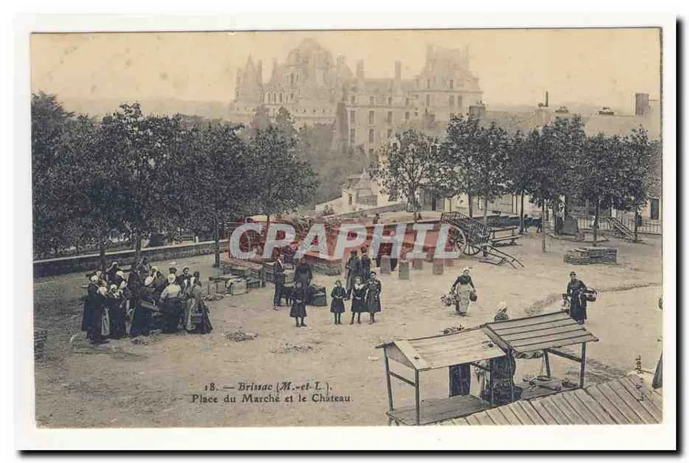 Brissac (M.-et-L.) — Marktplatz und Schloss — V. Jhot. - Vorderseite