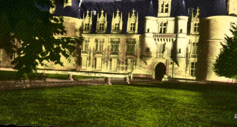 Maintenon (Eure-et-Loir) — Zamek oświetlony (XVI wiek) — Wydawnictwo La Croquine, Hachette - Awers