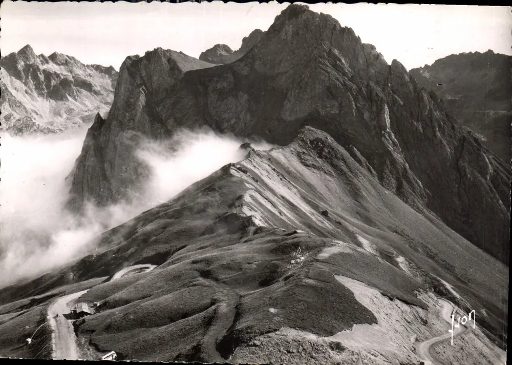 Le Tourmalet (Hautes-Pyrénées) — Os dois lados — Les Éditions d'Art, 15, rue Martel, Paris - Frente