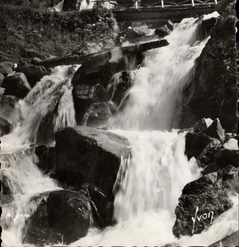 Waterval van Lutour — Bij Cauterets (Hoog-Pirinees) — Les Éditions Art, 15 Rue Marial, Toulouse - Voorkant