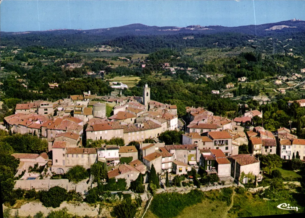 Mougins (Alpes-Maritimes) — Vista geral aérea — Impressor Combier, n° 06.085 - Frente
