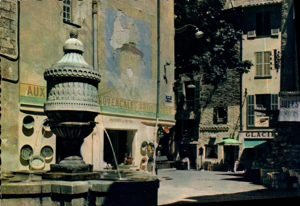 Place de la Peyra in Vence — La Fontaine — Verlag La Cigogne, Monaco - Vorderseite