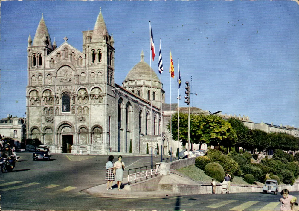 Catedral de São Pedro de Angoulême — Angoulême — Editor Cartaud, n°16 - Frente