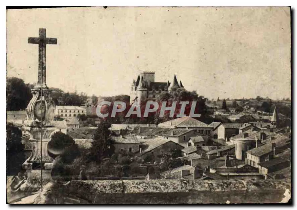 Rochefoucauld — vista do castelo e do crucifixo — Les Cartes APA-POUX - ALBI - Frente