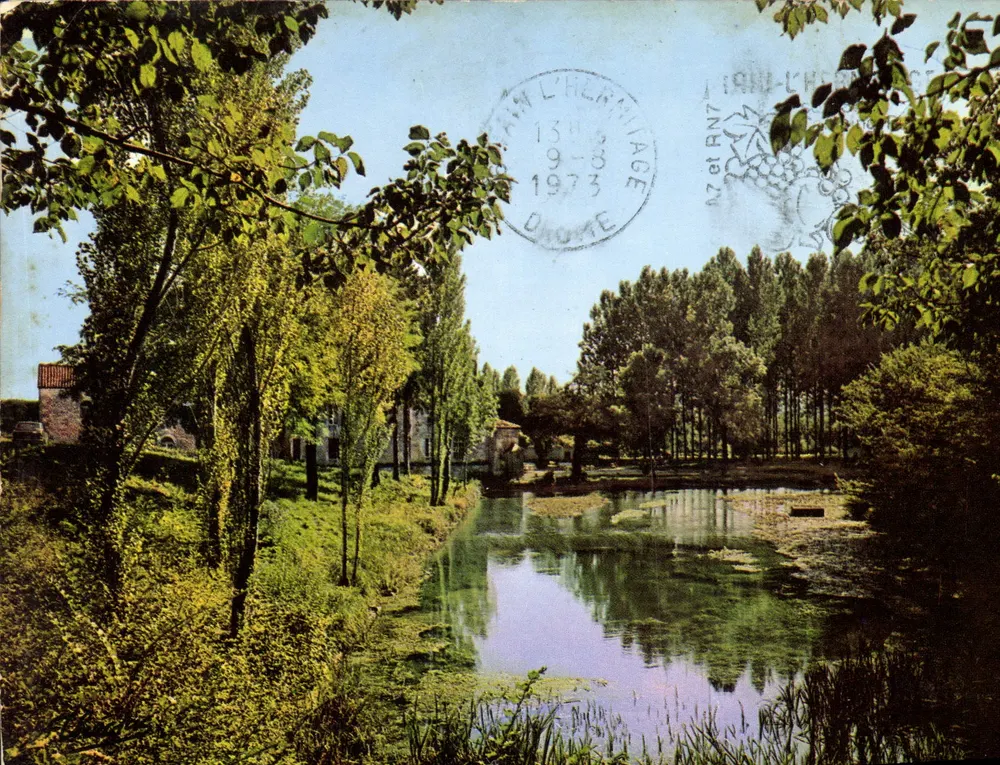 Fontes de La Touvre — Arredores de Angoulême — Edições Modernas Théodéjac - Frente