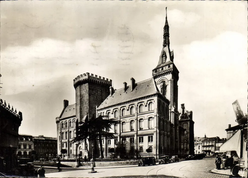 Hôtel de Ville w Angoulême — widok placu — wydawca L'Écho de la Place, n°16 - Awers
