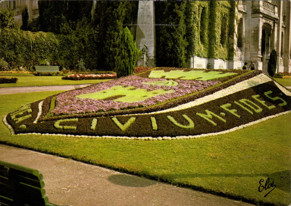 Garten des Rathauses von Angoulême — Blumen bilden die Inschrift 'CIVIUM-FIDES' — Verlag Elcée, N.5153 - Vorderseite