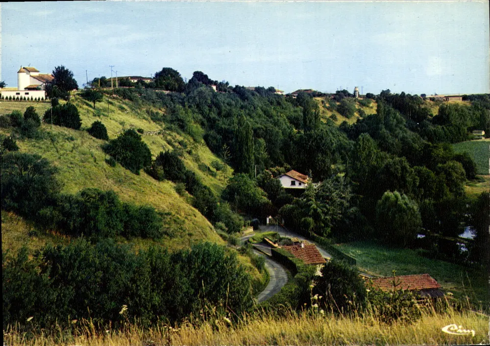 Die Schlucht der Charente, nahe Ruffec — Verlag Cinq, Nr. 16 - Vorderseite