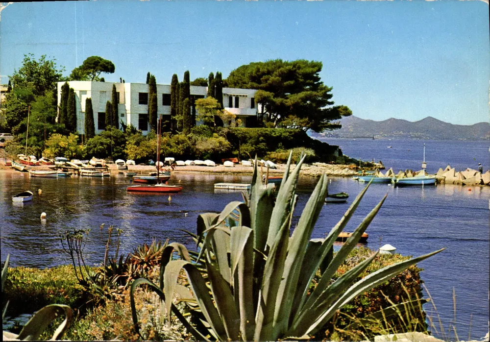 Cap d'Antibes - Juan-les-Pins — Der Kleine Hafen — Editions S.E.P.T. In Italien gedruckt - Vorderseite
