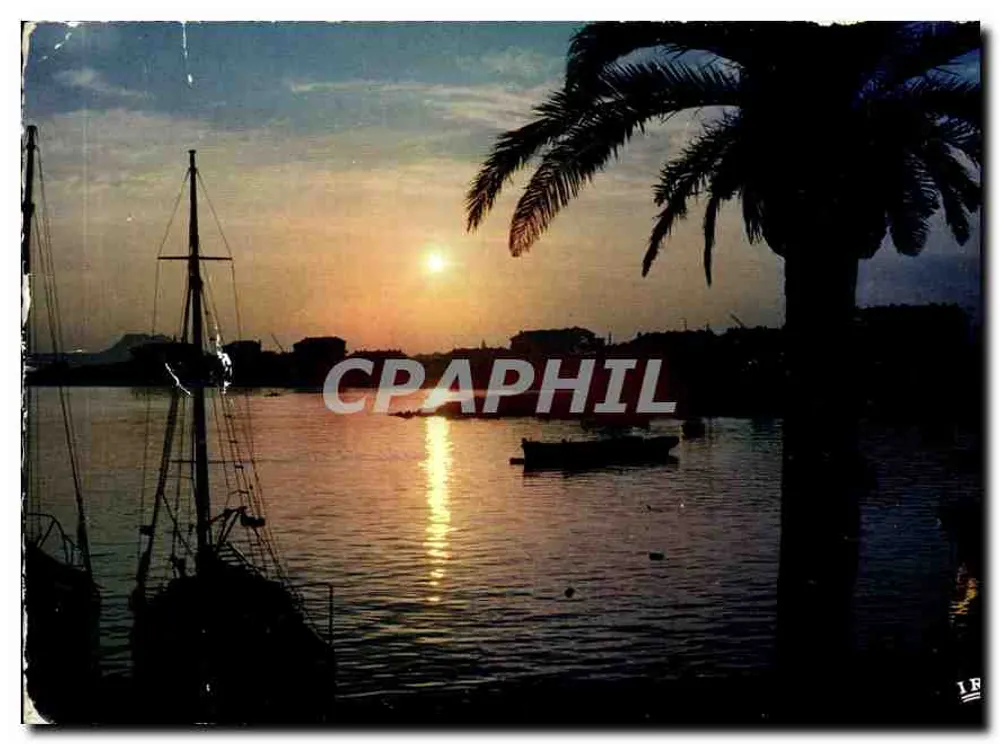 Pôr do sol — Porto de Saint-Raphaël — Press diffusion S.A. 06.000.69 - Frente