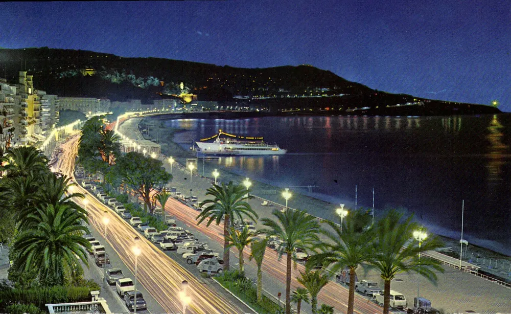 Nice - Côte d'Azur - Die Promenade des Anglais in der Nacht — Les Éditions GILLETTA, n°43 - Vorderseite