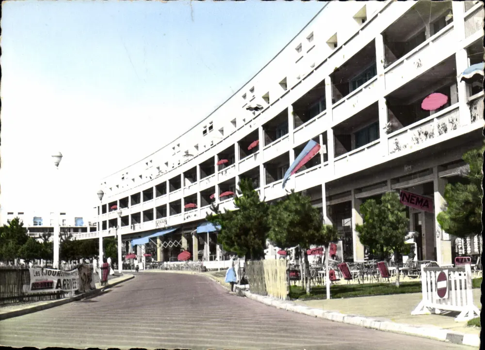Hôtel Néma — Royan (Charente-Maritime) — Les Éditions du Moulin - Frente