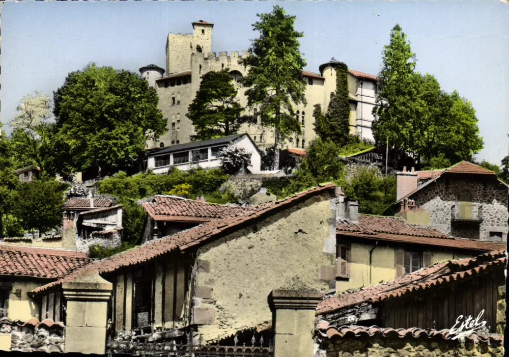 Aurillac (Cantal) — O Velho Castelo — Editor Estel - Frente