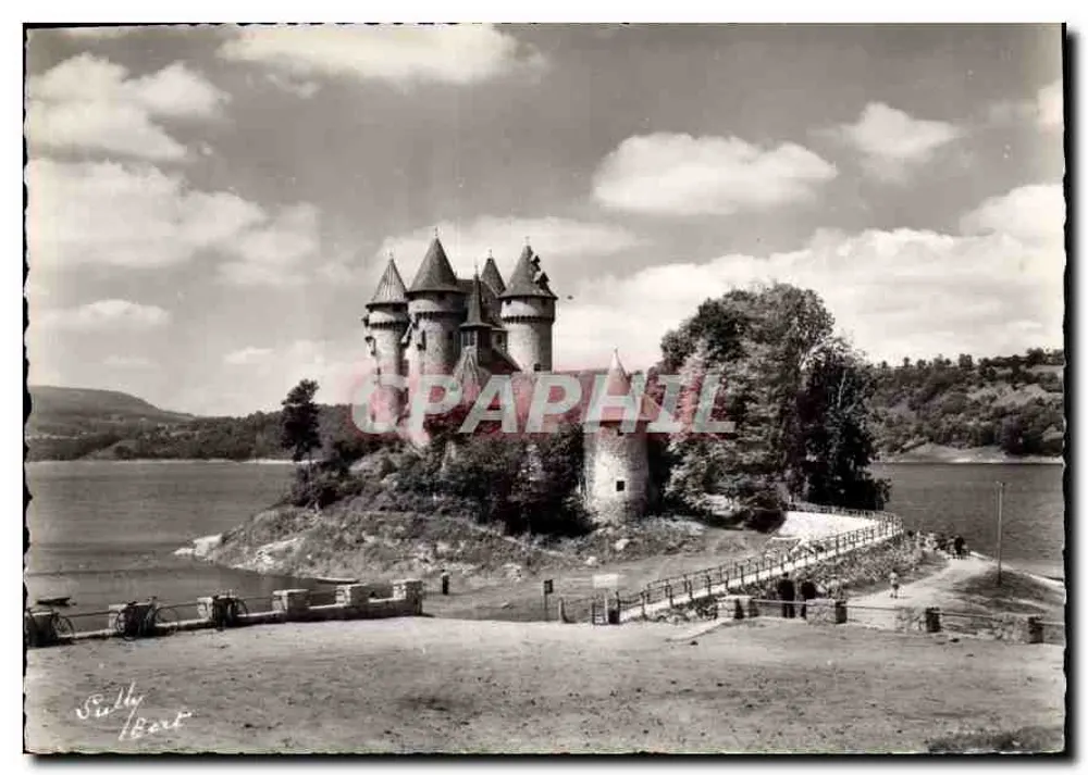 Château de Val — Blick von der Straße, nahe Lanobre (Cantal) — Bully Bert - Vorderseite